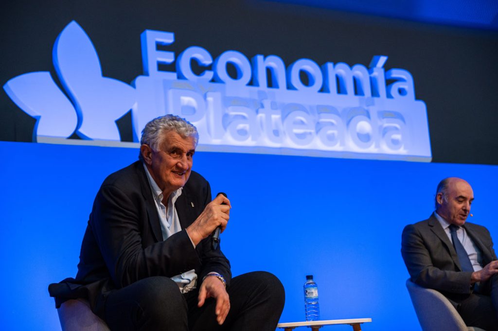 ECONOMIA PLATEADA (733)