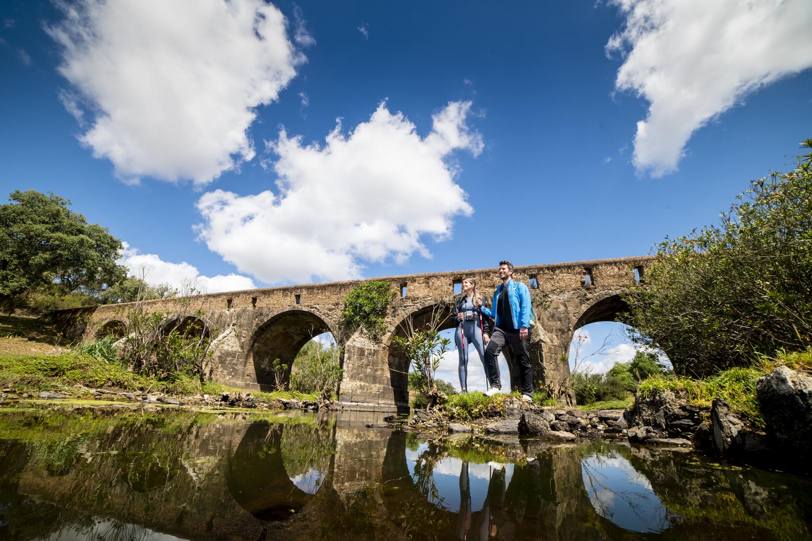 Producción audiovisual para empresas e instituciones de Extremadura — Abstracto Producciones